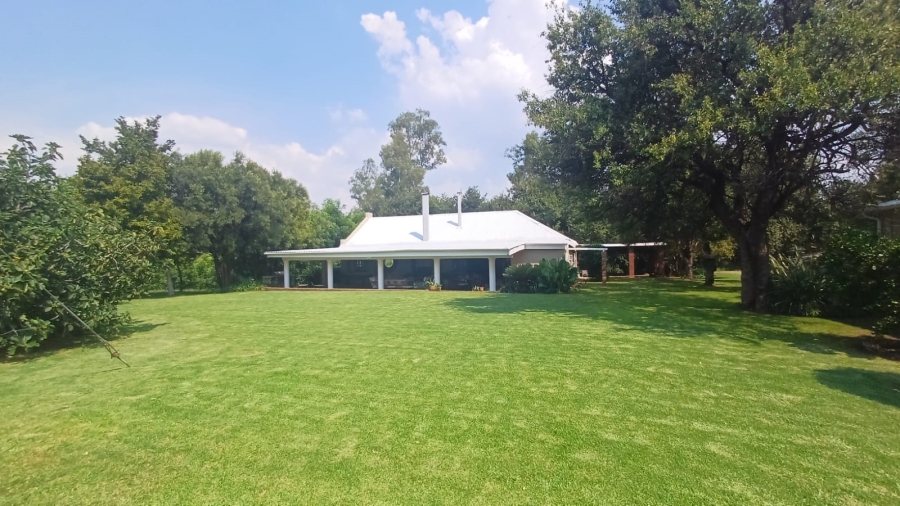 Commercial Property for Sale in Remhoogte AH North West